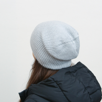 Gaiši pelēka adīta sieviešu cepure - Aksesuāri