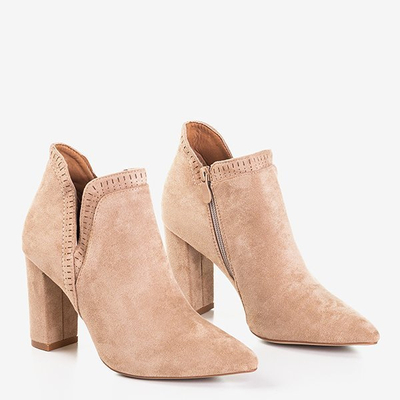 Light brown women's boots with a cut-out Carmelite - Footwear