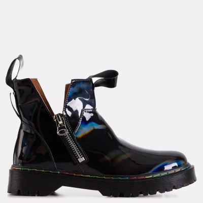 OUTLET Ladies' black lacquered boots with a zipper Odeta - Footwear