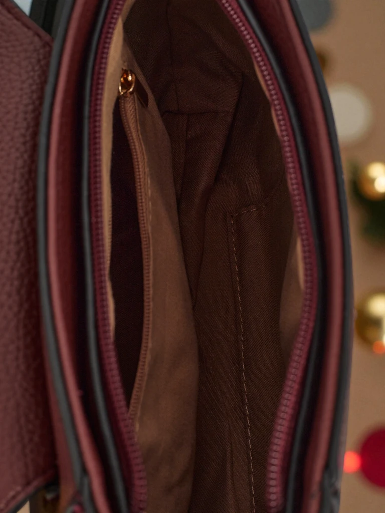 Liten dameveske i miljøvennlig skinn Fioren