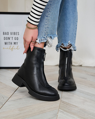 Royalfashion Women's flat heeled boots in black Etiuse