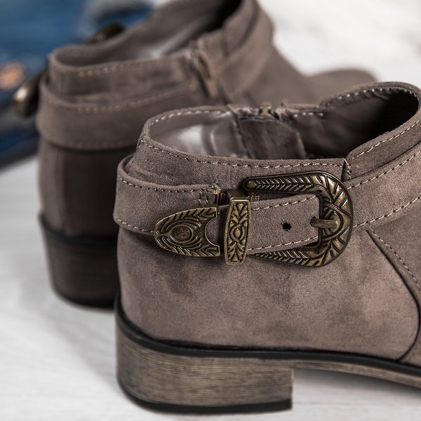 Brązowe sztyblety z klamrą Taida - Obuwie