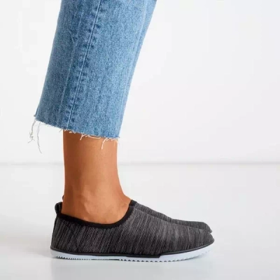 OUTLET Black women's slip-on sneakers Julieta - Footwear