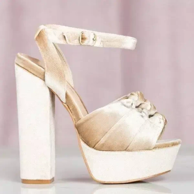 OUTLET Beige sandals on a post Scarrea - Footwear