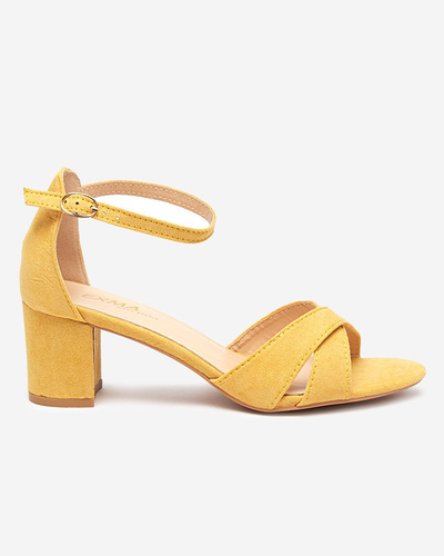 Yellow women's sandals on the post Nenki - Footwear
