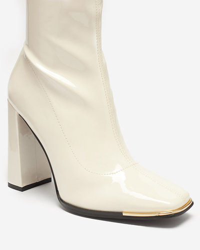 Cream women's lacquered boots on the Rekila post - Footwear