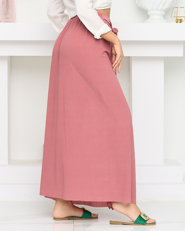 Dark pink women's pleated midi skirt with buttons - Footwear