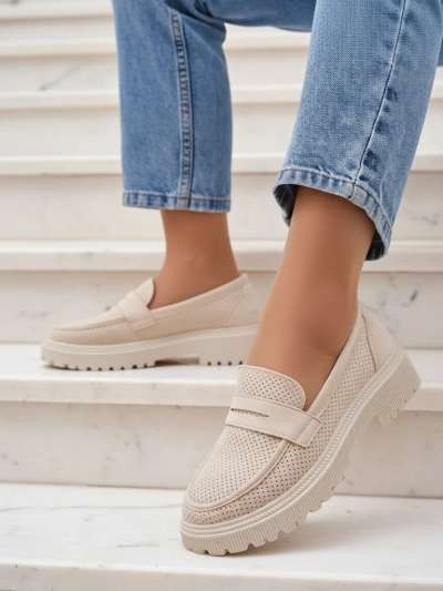 Damskie loafersy Callista beżove, skura ekologiczeska, płaski obcas 4 cm