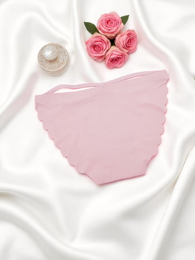 Royalfashion Lāzergrieztas sieviešu bikini biksītes ar dekoratīvām lencītēm Edge Chic