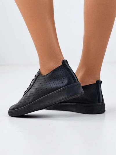 Royalfashion Women's perforated athletic sneakers Kiarre