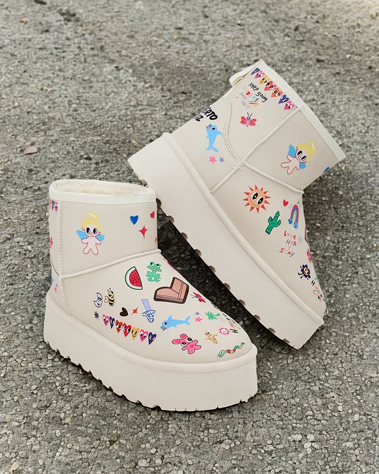Royalfashion Short women's snow boots with Hanaga stickers