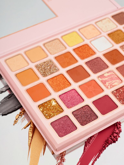 Girl Magic Palette 35 eyeshadows with glitter and matte Golden Chocolate Fudge