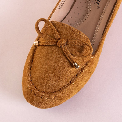 Light brown women's eco-suede loafers with a Norina bow - Shoes