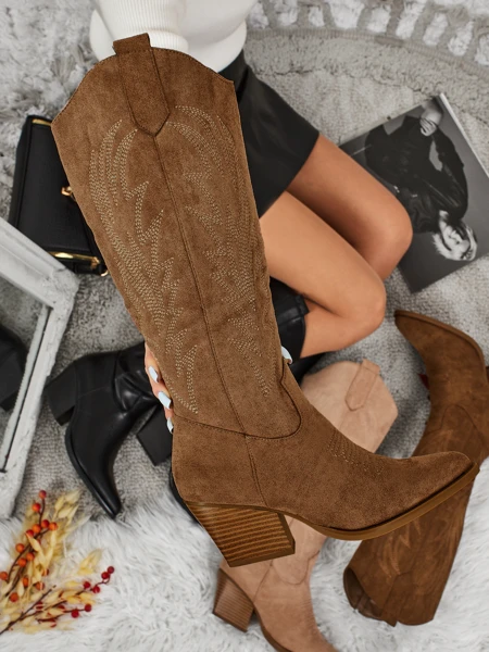 Женские ковбойские сапоги Marivelle