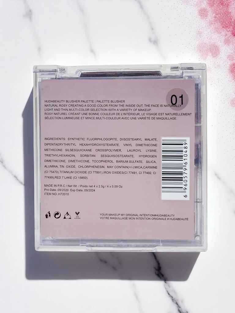 4 vaigu sārtuma toņu palete ar spoguli