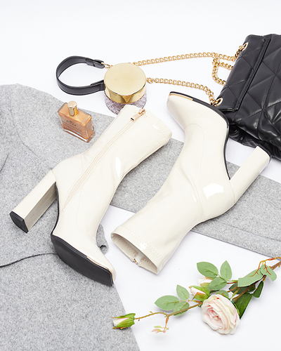 Cream women's lacquered boots on the Rekila post - Footwear