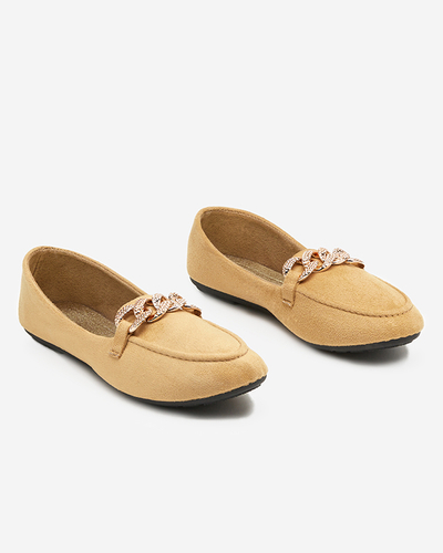 Light brown women's eco-suede loafers with a chain Osylia - Shoes