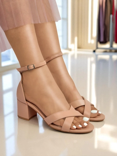 Royalfashion Sieviešu sandales ar zemu blokpapēdi Eleganza Strap