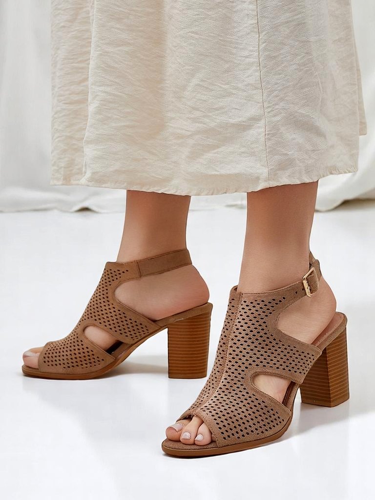Royalfashion sieviešu perforētās blokpapēžu sandales Abetle