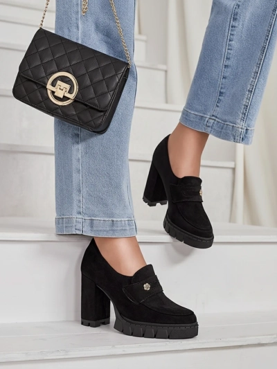 Elegantsed mustad Anitka ökonahast kingad