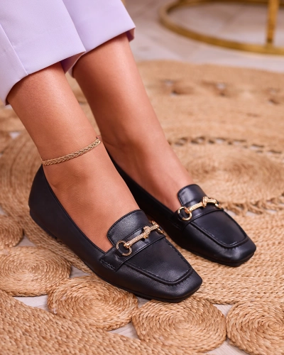 Royalfashion Melni sieviešu mokasīni ar zelta rotājumiem Olerika