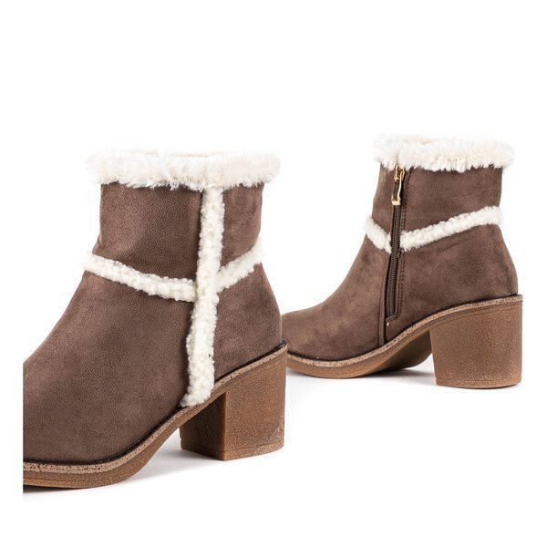 Brown winter boots with a higher heel Fairi - Footwear