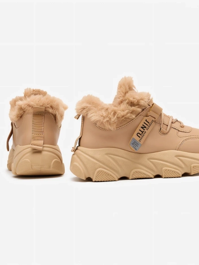 Royalfashion Women's sporty sneakers with fur Nonuas