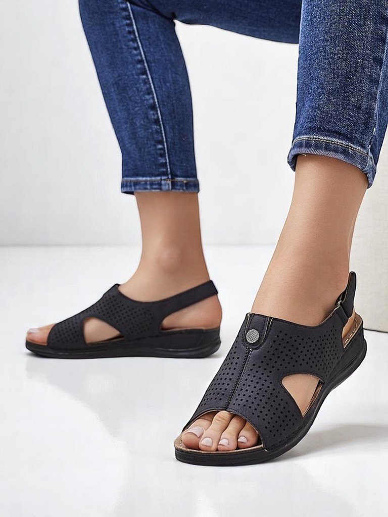 Royalfashion Sieviešu sandales ar izgriezumiem Leminni