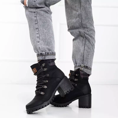 OUTLET Black women's boots on the Royaltan post - Footwear