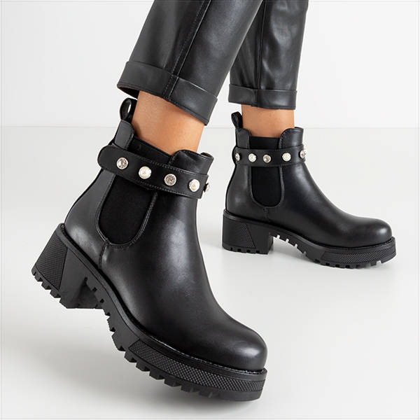 Black boots with decorations Kalkar - Footwear