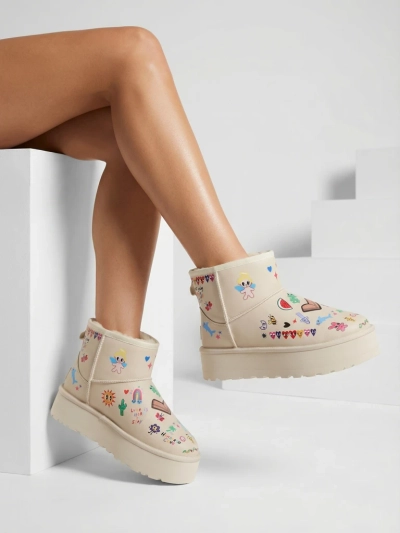 Короткие женские снежные сапоги Royalfashion с наклейками Hanaga