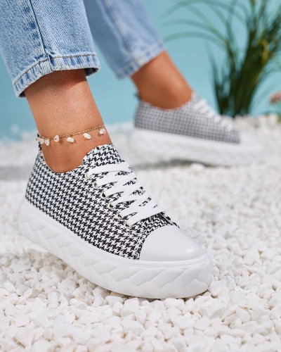 Royalfashion Black and white women's sneakers in pepit Aderin