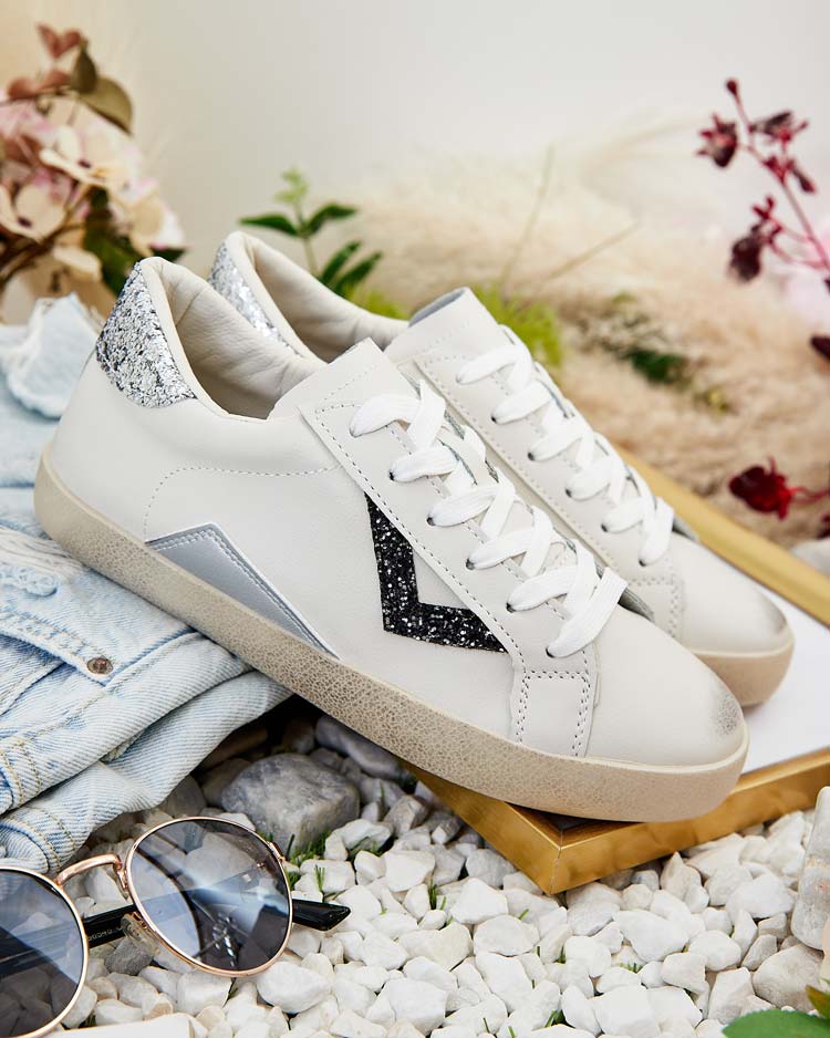 Royalfashion Sieviešu sportiskas kedas ar rotājumiem Ginn