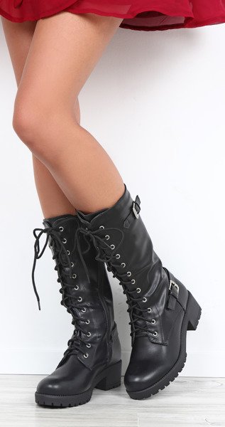 Czarne kozaki stylizowane glanami - Obuwie