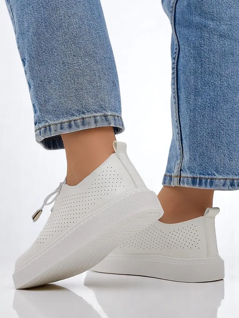 Royalfashion Women's perforated laced sports shoes Vaned