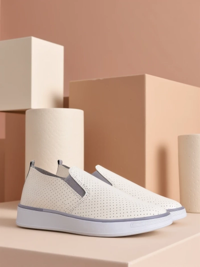 Royalfashion Women's perforated sports shoes Musio
