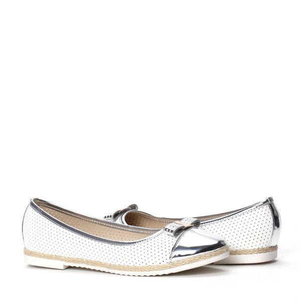 Srebrno-białe baleriny z lakierowanym noskiem Tossa - Obuwie