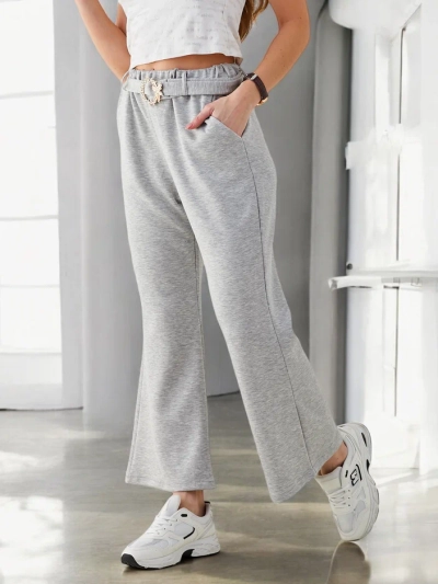 Royalfashion Plašas sieviešu auduma bikses ar dekoratīvu jostu