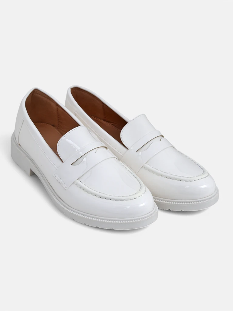 Royalfashion Sieviešu lakoti mokasīni Aylay