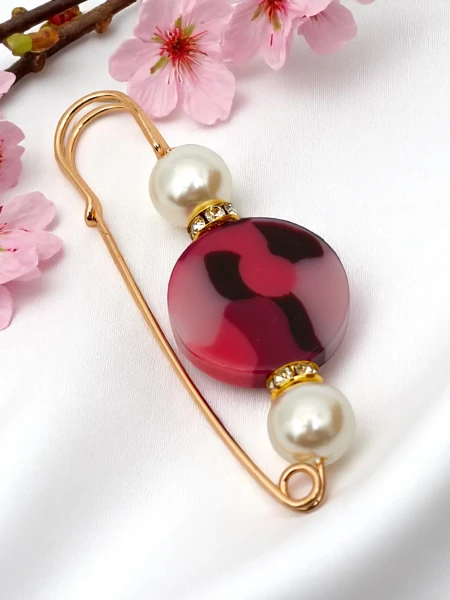 Decorative women's brooch with a ring and pearls Pearl Circle