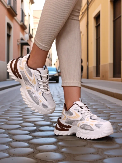 Royalfashion Women's patent sneakers Leysi