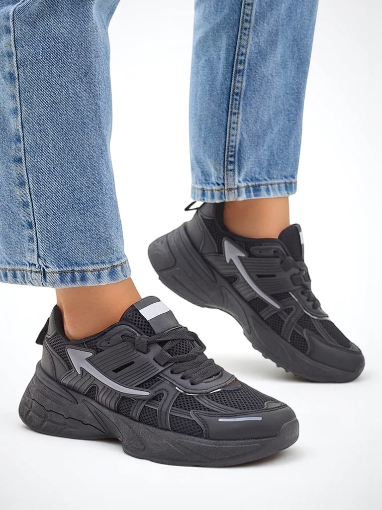 Royalfashion Women's sports sneakers on a thicker sole Beysa