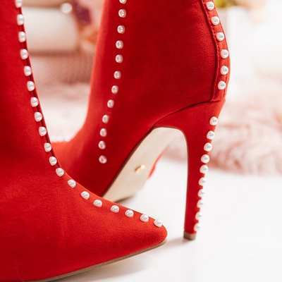 Red boots on a higher heel with Sinini pearls - Footwear
