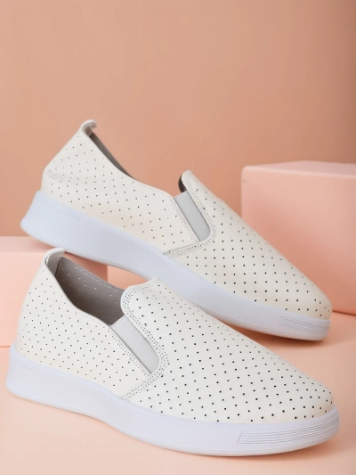 Royalfashion Women's perforated sports shoes Musio