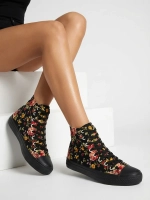 melns || Daudzkrāsains