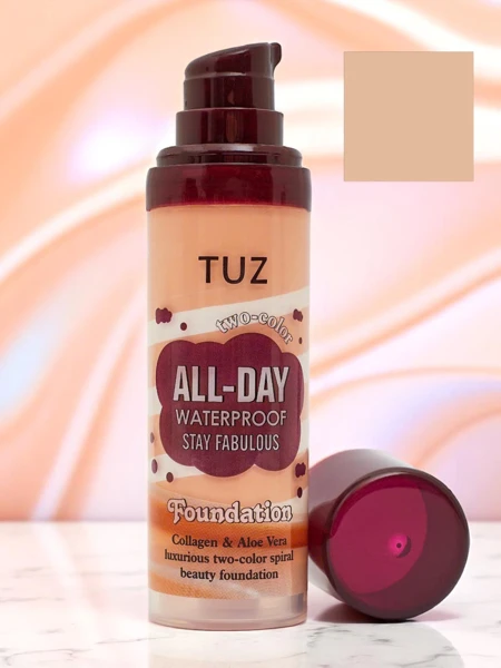 Moisturizing two-tone face foundation with collagen Beige