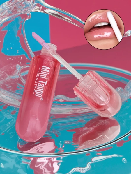 Lūpu spīdums ar spīdumu krāsā Chic