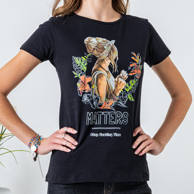 Черная женская футболка с принтом