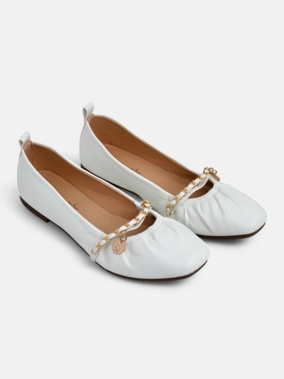 Balerinas femineae albae Callista cum catena - cutis oecologica, classica Italiae