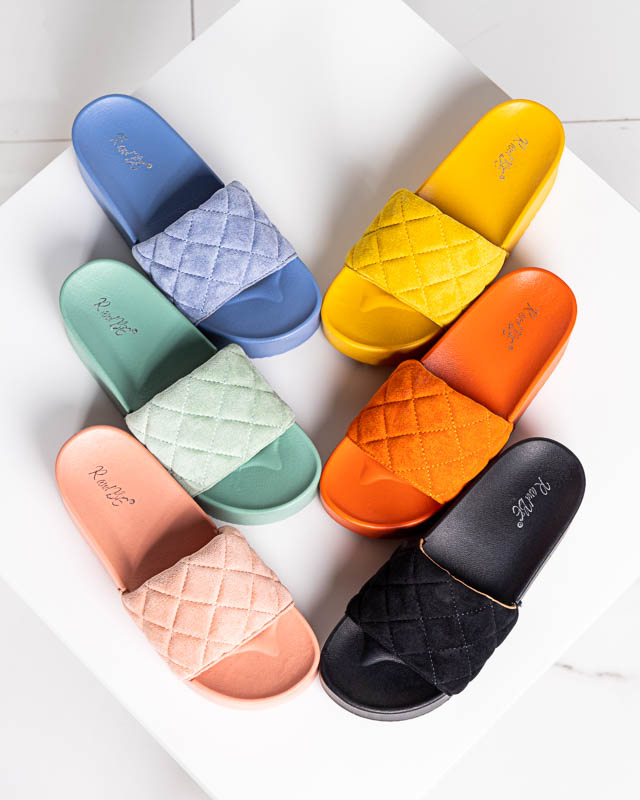 Zaļas sieviešu stepētas sandales uz Koriner platformas - Apavi